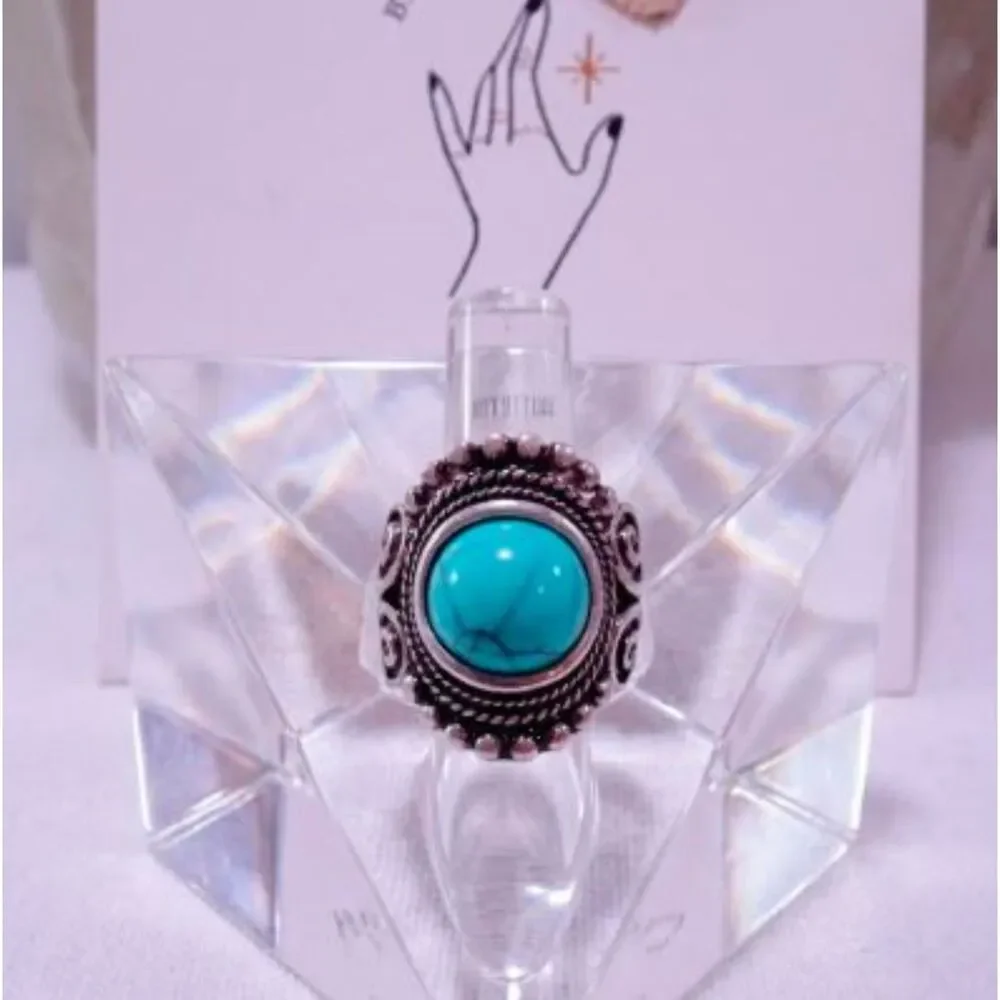 Urban Outfitters Women's Southwestern Turquoise Statement Ring Sz 7 NWT 35